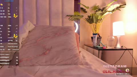 Snapshot of lil_hanna18 chatting on 30, 12, 2024 Hanna online show from 30, 12, 2024