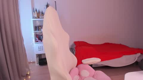 Snapshot of lil_happiness chatting on 18, 10, 2025 for free registration 3 online show from 18, 10, 2025