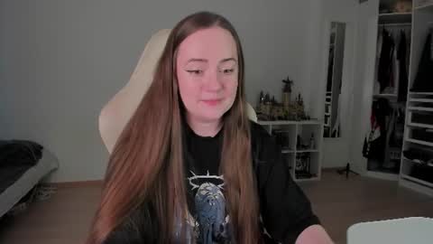 Snapshot of lil_happiness chatting on 7, 7, 2026 for free registration 3 online show from 7, 7, 2026