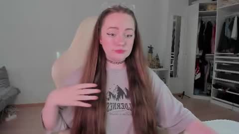 Snapshot of lil_happiness chatting on 19, 7, 2026 for free registration 3 online show from 19, 7, 2026