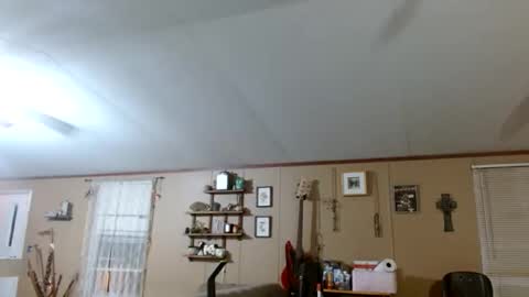 Snapshot of lil_luluvert chatting on 8, 4, 2026 lil_luluvert online show from 8, 4, 2026