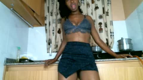 Snapshot of lil_paula chatting on 17, 6, 2026 serenity online show from 17, 6, 2026