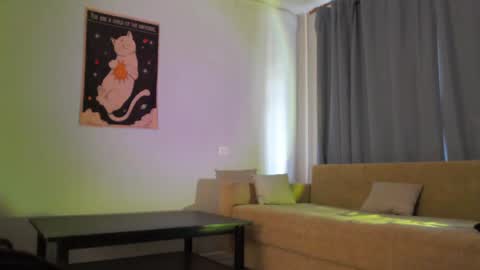 Snapshot of lil_reya chatting on 27, 4, 2026 INST Lil happines s online show from 27, 4, 2026