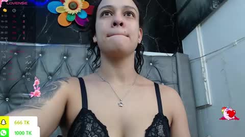 Snapshot of lila_gummy_ chatting on 7, 6, 2026 online show from 7, 6, 2026