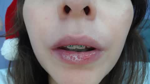 Lilasuni online show from 4, 12, 2024