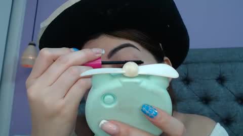 Lilasuni online show from 13, 9, 2025