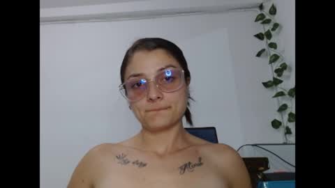 Valeri Villalobos  IG villa lobosvaleri online show from 28, 5, 2026