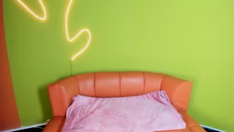 Lili  online show from 7, 4, 2026