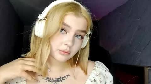 Snapshot of lilianniimi chatting on 28, 2, 2026 Nana online show from 28, 2, 2026