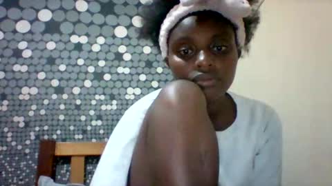 Snapshot of liligal chatting on 4, 6, 2026 liligal online show from 4, 6, 2026