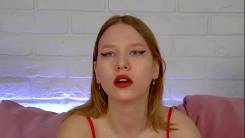 Snapshot of lililinn chatting on 18, 4, 2026 LiliLinn online show from 18, 4, 2026