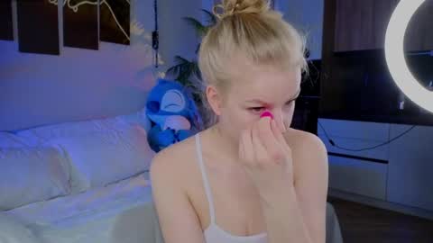 lililok101 online show from 17, 4, 2026