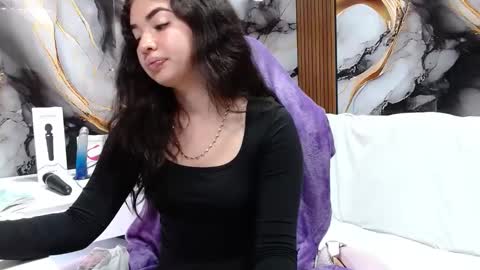 Snapshot of lilimini032 chatting on 23, 5, 2026 lilimini online show from 23, 5, 2026
