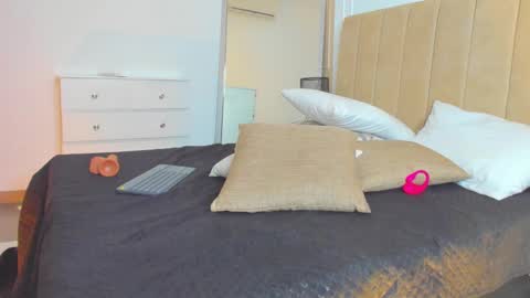 Lili  online show from 2, 3, 2025