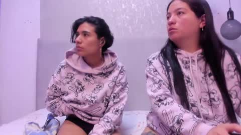 Snapshot of lilith_n_luna chatting on 1, 6, 2026 Lilith y Luna online show from 1, 6, 2026