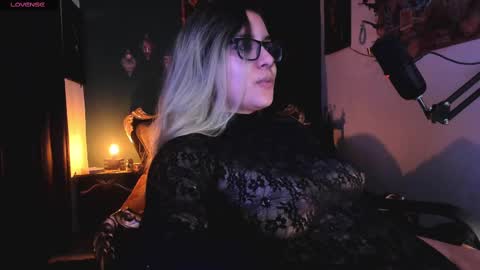 lilithmystic01 online show from 17, 2, 2025