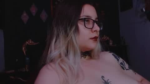 lilithmystic01 online show from 22, 2, 2025