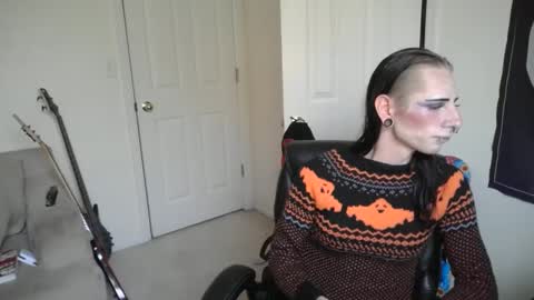 Snapshot of lilithqueen13 chatting on 11, 9, 2025 lilithqueen13 online show from 11, 9, 2025