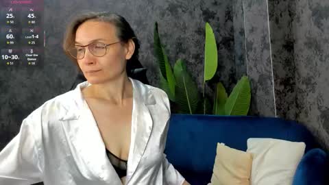 lillian_white1 online show from 12, 10, 2025