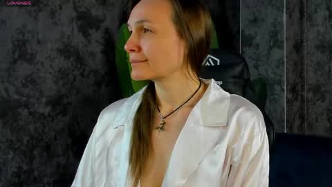 Snapshot of lillian_white1 chatting on 17, 5, 2026 lillian_white1 online show from 17, 5, 2026