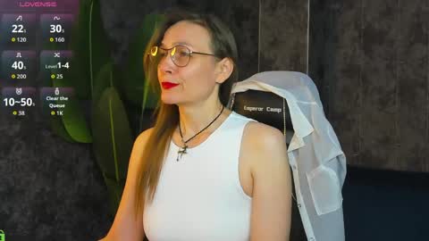 Snapshot of lillian_white1 chatting on 28, 5, 2026 lillian_white1 online show from 28, 5, 2026