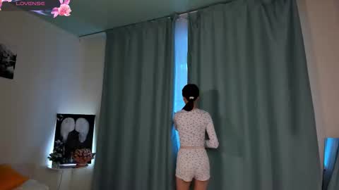 Lily online show from 26, 2, 2026