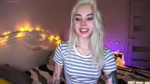 LilliMoore online show from 8, 2, 2026