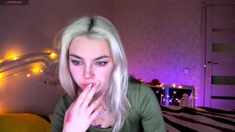 Snapshot of lillimooore chatting on 22, 2, 2026 LilliMoore online show from 22, 2, 2026