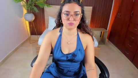 L I L L Y online show from 8, 2, 2025