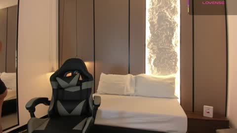 L I L L Y online show from 9, 9, 2025