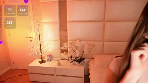 Snapshot of lilly_colins chatting on 18, 5, 2026 Lilly Colins online show from 18, 5, 2026