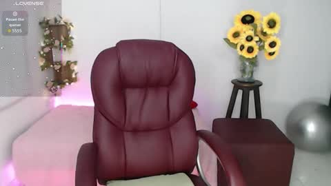 Snapshot of lilly_milf chatting on 1, 3, 2026 Lilly online show from 1, 3, 2026