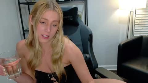 Lilly Baby Xo online show from 25, 3, 2026