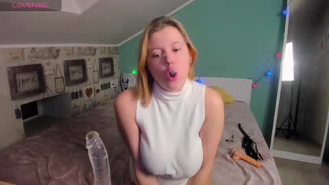 Lilly Depp online show from 19, 12, 2024