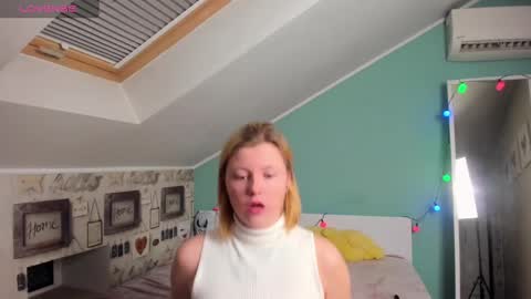 Lilly Depp online show from 20, 12, 2024