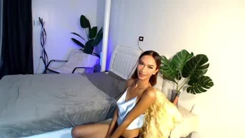 Snapshot of lillyholland_xx chatting on 12, 2, 2025 lillyholland online show from 12, 2, 2025