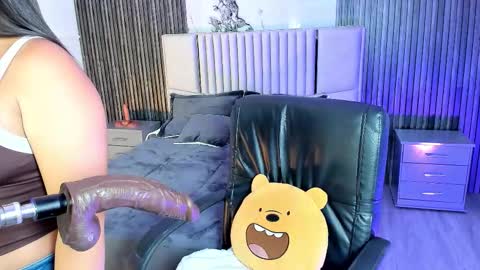 Lilly Ortiz online show from 11, 9, 2025