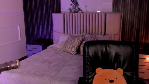 Lilly Ortiz online show from 16, 2, 2026