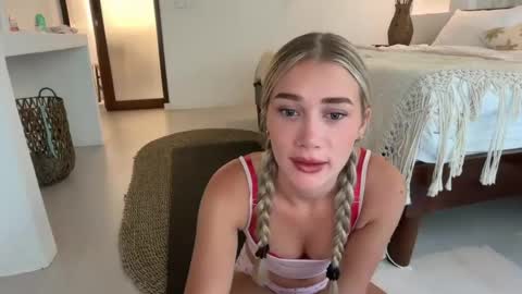 Snapshot of lillyyfaithh chatting on 18, 4, 2026 lilly online show from 18, 4, 2026