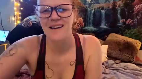 Snapshot of lilmizztwizid chatting on 4, 4, 2026 LilMizzTwizid online show from 4, 4, 2026