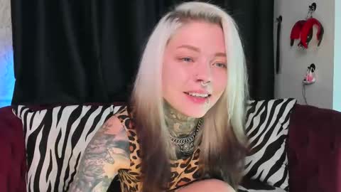 Little slave Kayden online show from 10, 9, 2025