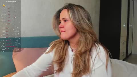 Snapshot of lily_bel chatting on 21, 4, 2026 Lily online show from 21, 4, 2026
