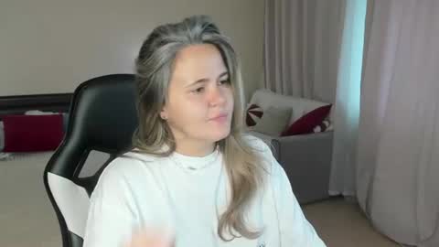 Lily online show from 8, 7, 2026