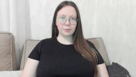 Snapshot of lily_cheys chatting on 11, 1, 2026 Lily Chays online show from 11, 1, 2026
