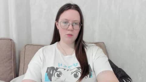 Snapshot of lily_cheys chatting on 12, 1, 2026 Lily Chays online show from 12, 1, 2026