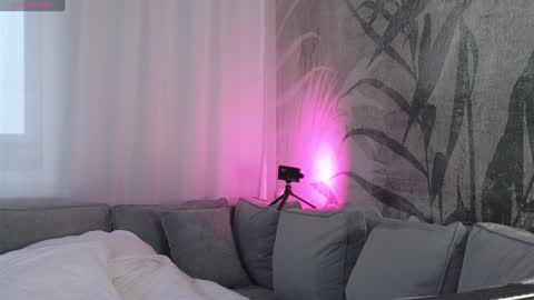 Lily online show from 4, 12, 2024