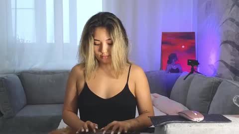 Lily online show from 13, 2, 2025