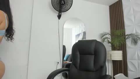 Snapshot of lily_johnson1 chatting on 8, 10, 2025 Lili online show from 8, 10, 2025