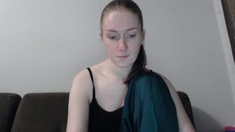 Snapshot of lily_love_x chatting on 6, 4, 2026 lily_love_x online show from 6, 4, 2026