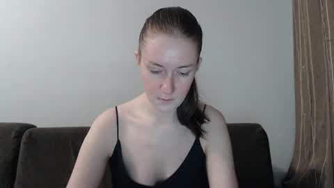 Snapshot of lily_love_x chatting on 16, 4, 2026 lily_love_x online show from 16, 4, 2026